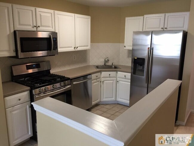 Building Photo - 15 Inverness Dr Rental