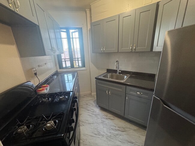 Photo - 1925 McGraw Ave Unit 8F