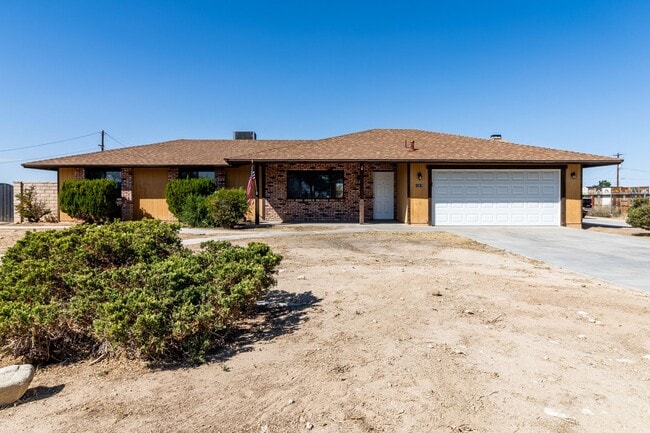 Building Photo - Beautiful 3/2 Apple Valley Home