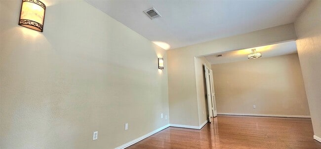 Photo - 22 W Broken Oak Ct