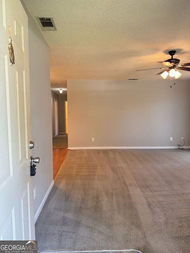 Photo - 137 Royal Cir