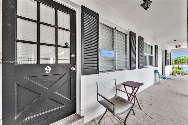 Photo - 707 S 19th Ave Unidad 9