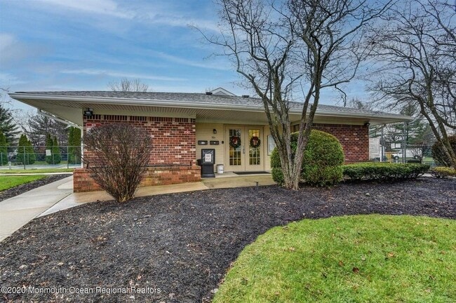 Building Photo - 500 Danbury Ln Unit 500
