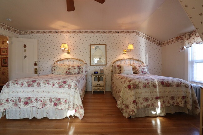 Photo - 83 Longwood Ave