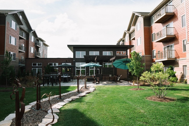 Courtyard - 1600 Tosa