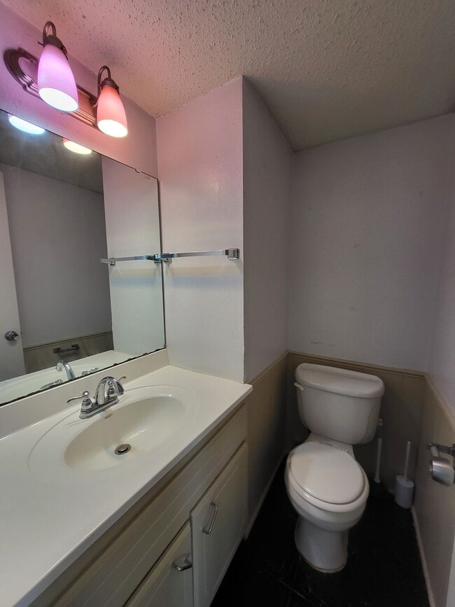 Photo - (2) Bed+Study/(2.5) Bath Townhome w/ Pool Access! Available NOW!