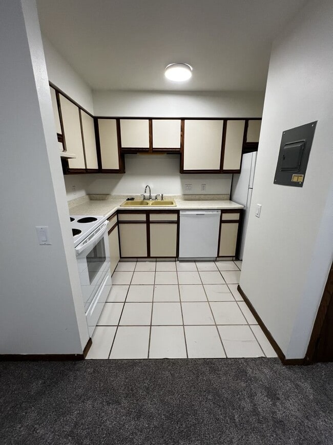 Photo - Spartan Drive Apartments