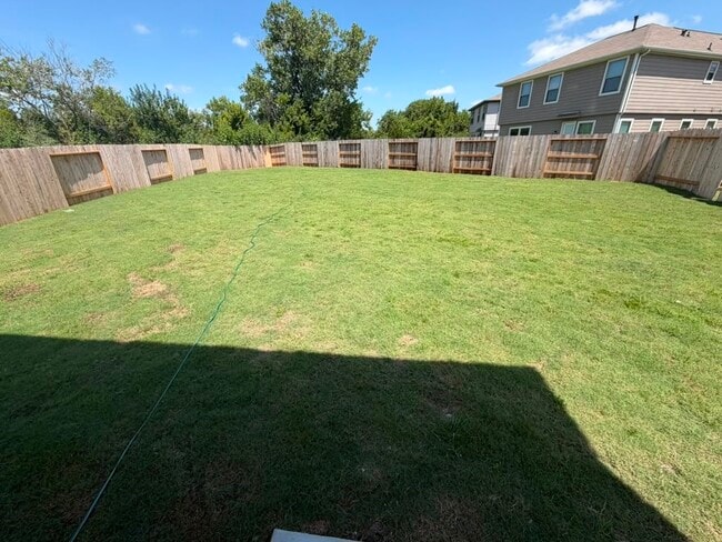 Photo - 6003 Pineapple St