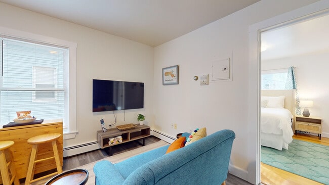 Building Photo - 22 Hews St Unit 2 Rental