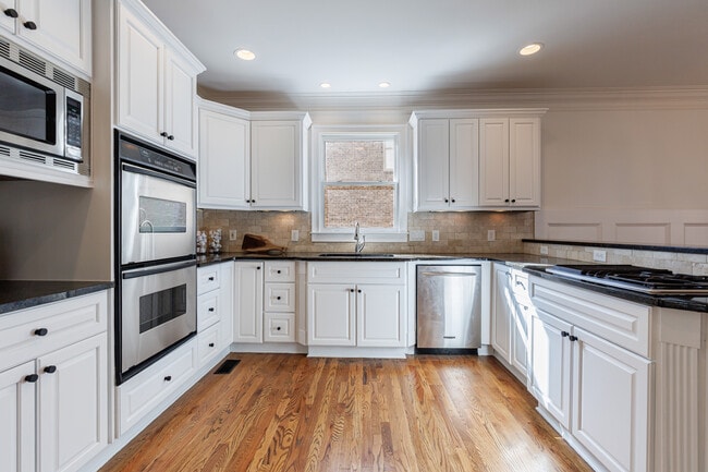 Photo - 1012 Madeline Ln