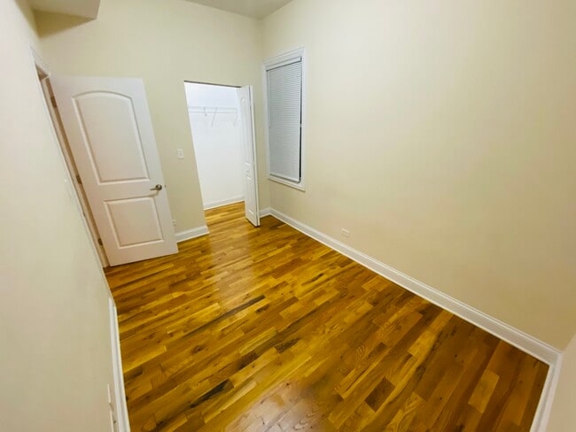 Photo - 1349 N Greenview Ave Unit 1F