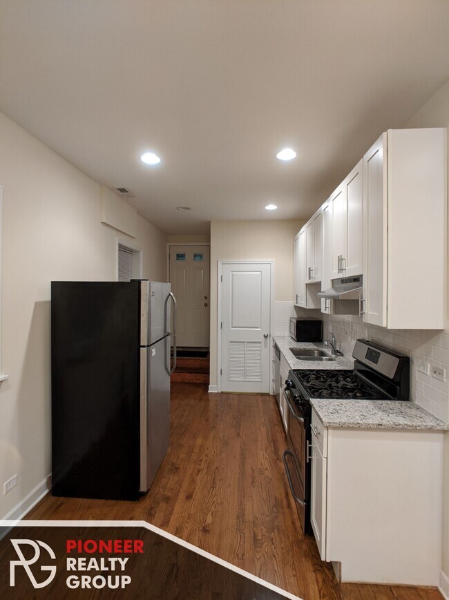 Photo - 1827 W Leland Ave Unit gdn