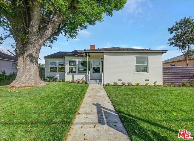 Building Photo - 18607 Victory Blvd Rental