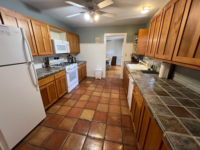 Photo - 604 W Roller Coaster Rd Unit 604 Roller Coaster Rd