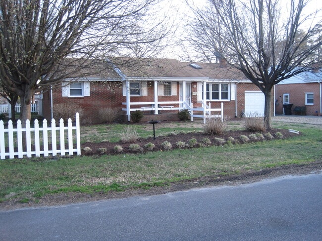 Photo - 900 Virginia Ave House