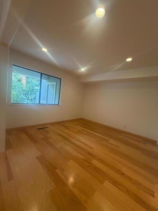 Photo - 5302 Cribari Heights