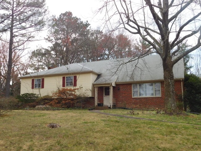 Building Photo - 10201 Garfield Rd