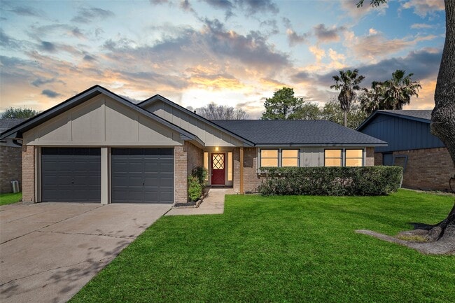 Building Photo - 13562 Brook Hollow Dr