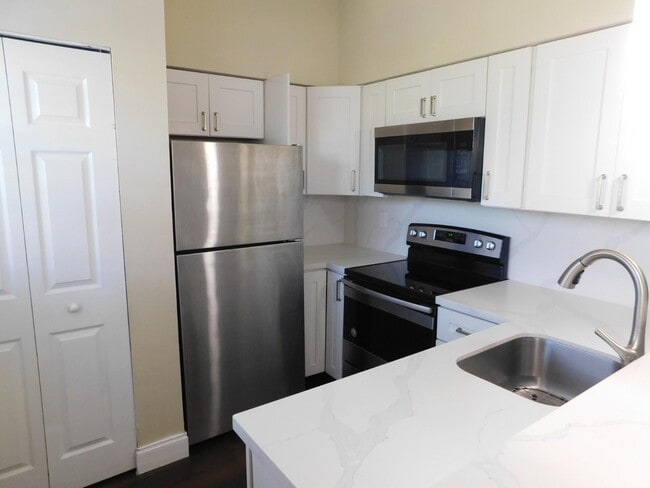 Photo - 611 Cypress Lake Blvd Unidad I