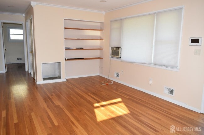 Photo - 57 E Tappen St