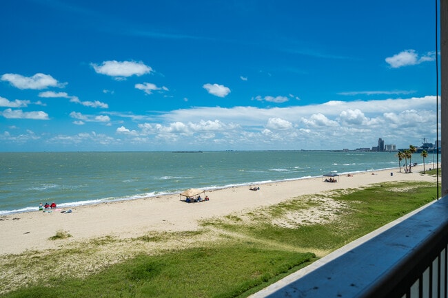 3938 Surfside Blvd Condo For Rent in Corpus Christi, TX | ForRent.com