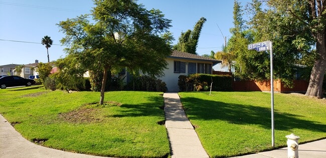 Building Photo - 8513 Wiley Post Ave Unit 8513