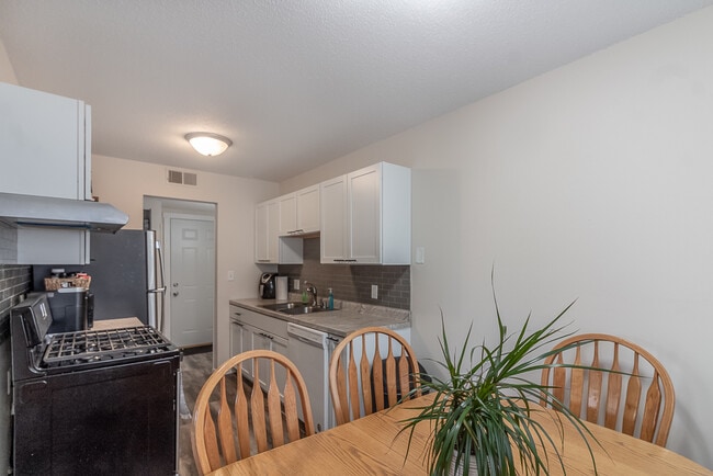 Photo - 2219 Marwood Dr Unit 3