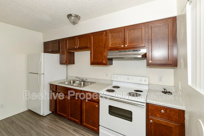 Photo - 1502 E Adams St