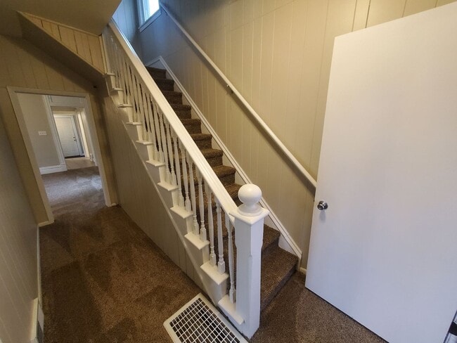 Photo - 4 Bedroom, 1 Bathroom home just South of Downtown!