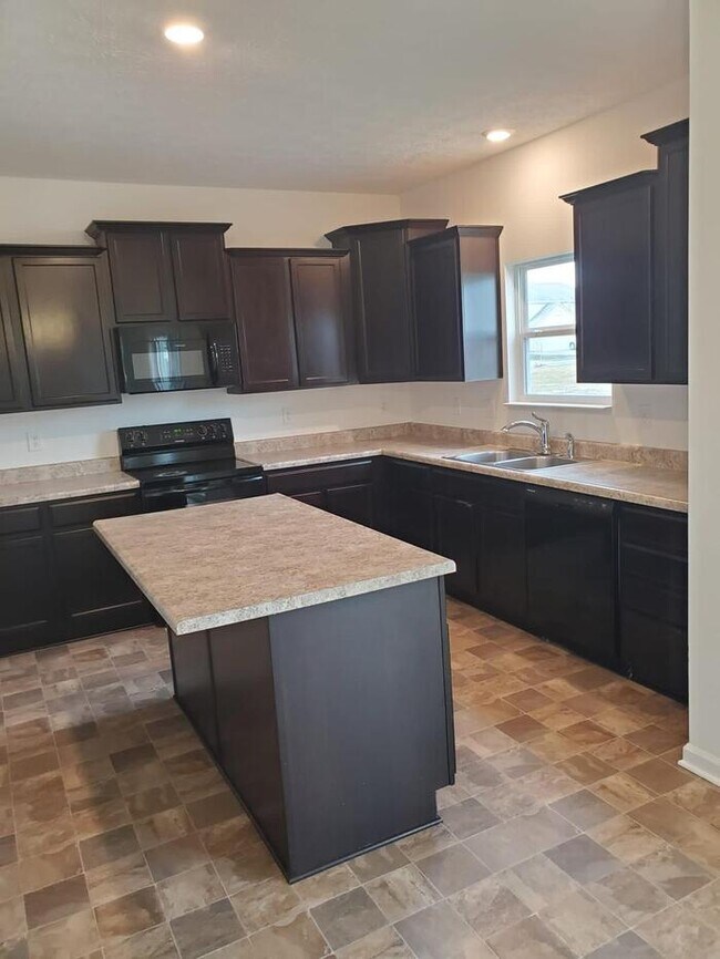 Photo - Camby 3 bedroom 2.5 bathroom