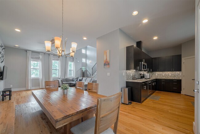 Photo - 2115 Hadley St