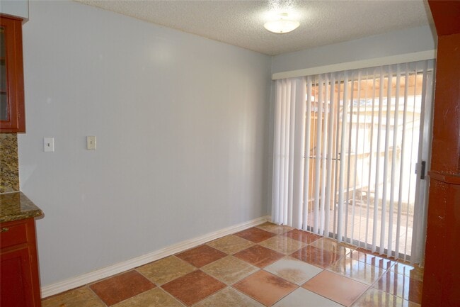 Photo - 6219 Gladewell Dr