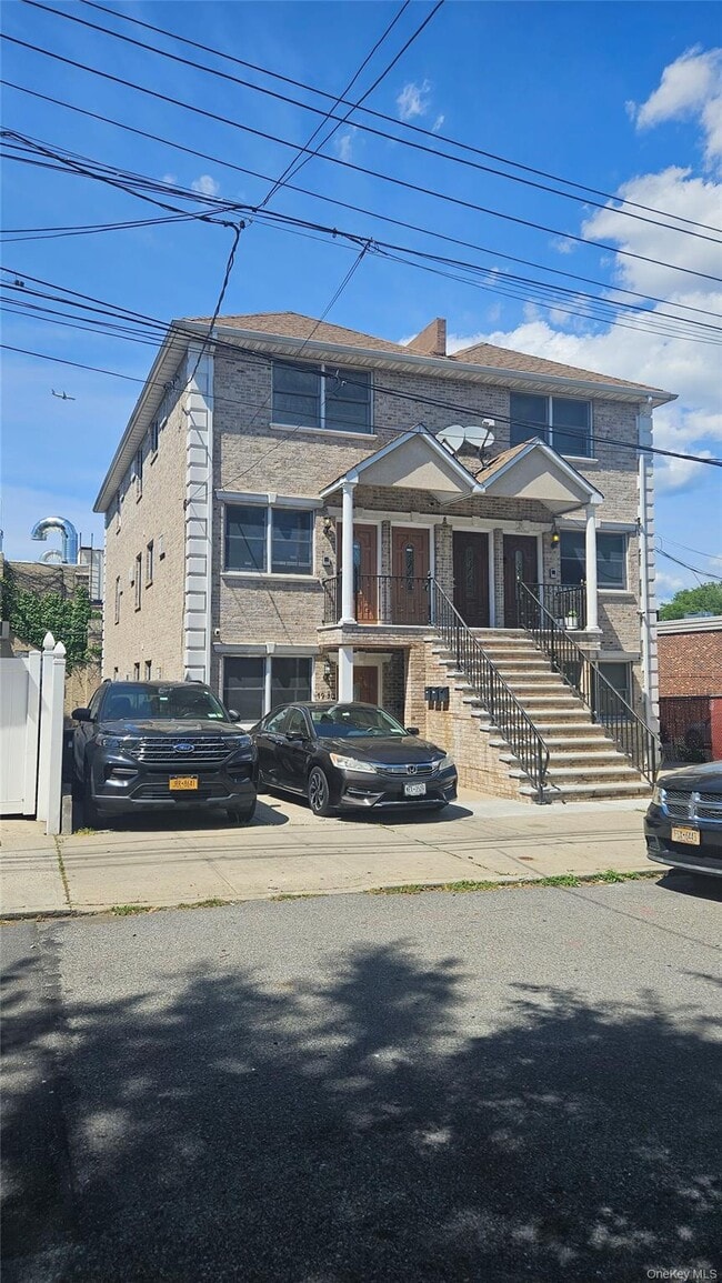Building Photo - 79-31 67th Rd Unit 3rd floor