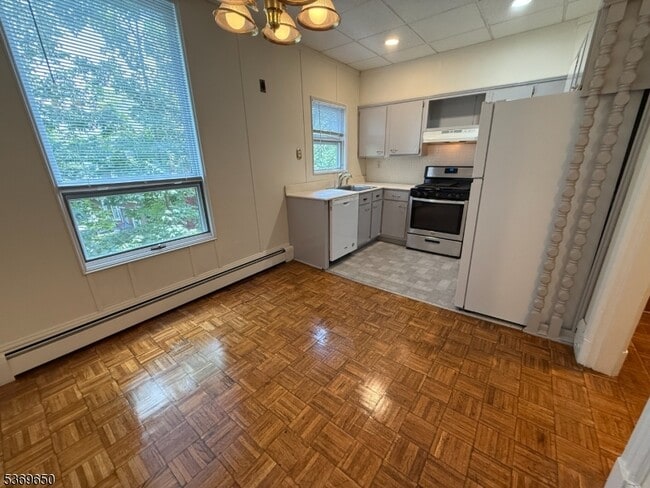 Building Photo - 18 Rockview Ave Unit 4-4 Rental