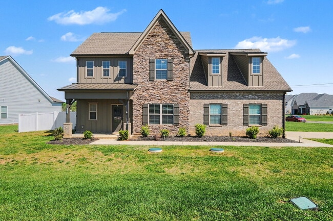 Building Photo - "Spacious 4-Bedroom Retreat with 3.5 Baths in Charming Mt. Juliet!"