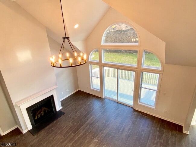 Photo - 22 Woodcott Dr