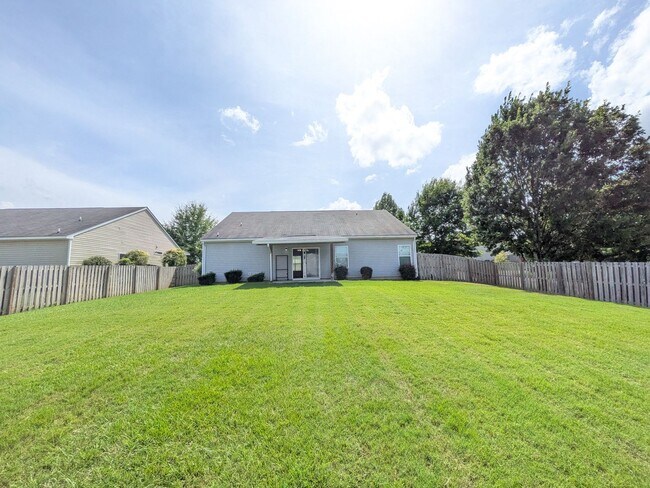 Photo - 859 Westlawn Dr
