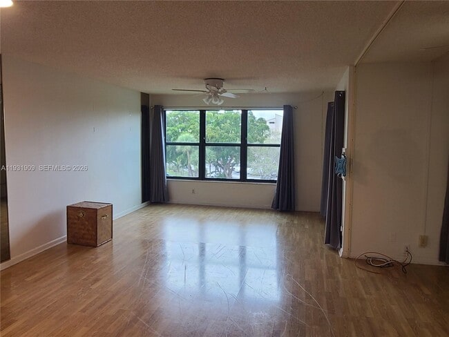 Photo - 2306 S Cypress Bend Dr Unit 418