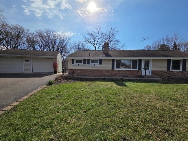 Building Photo - 6015 Aspen Rd