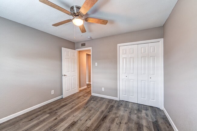Photo - 523 Spring Dr Unit 4