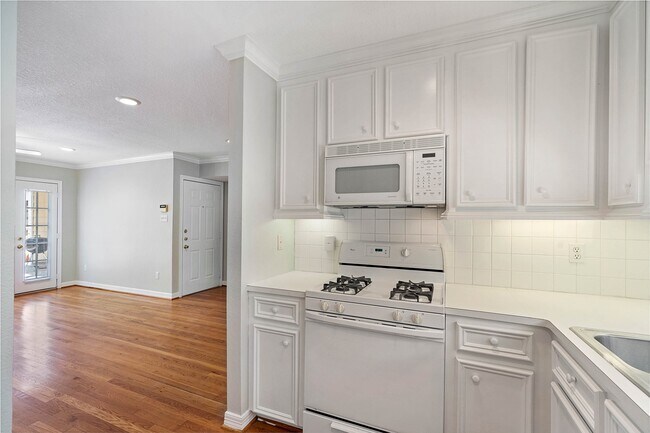 Photo - 4608 Woodhead St