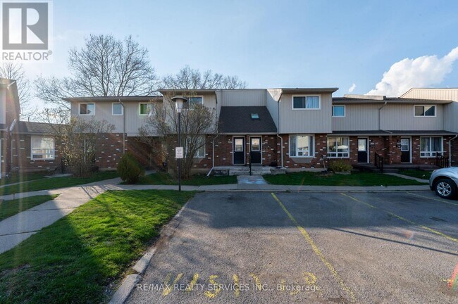 Photo - 100 Brownleigh Ave