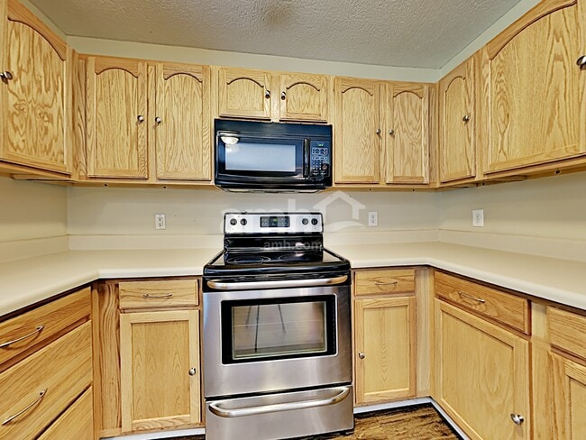 Photo - 4417 Oakbank Ln