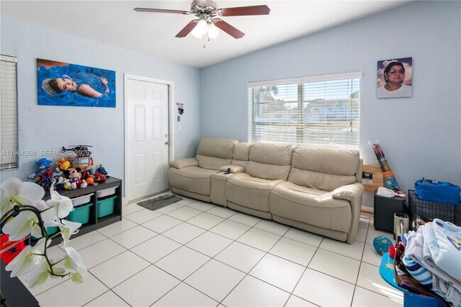 Photo - 11535 Lincoln Blvd