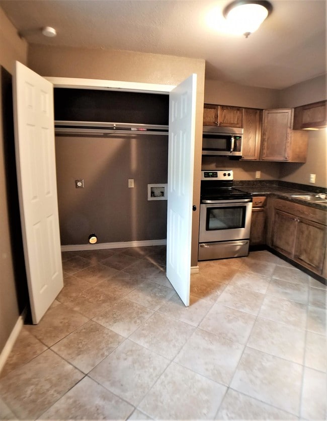 Photo - 608 E Rosedale St