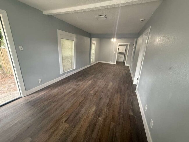 Photo - Freshly renovated 3/1 home!