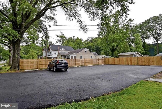 Photo - 2905 Boswell Ave