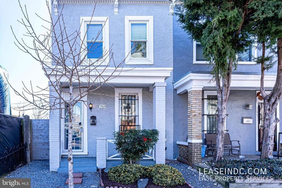 Photo - 709 16th Street NE-