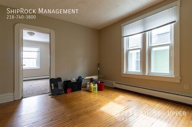 Photo - 1723 E 5th St Unit Upper