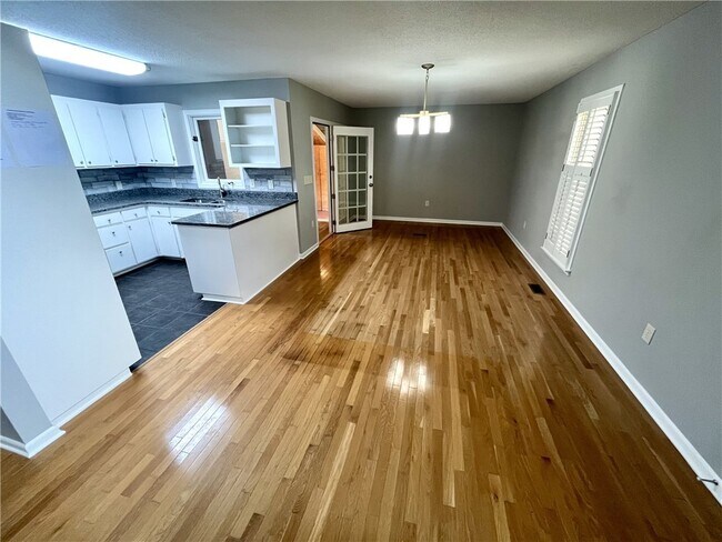 Photo - 136 Bruce Blvd